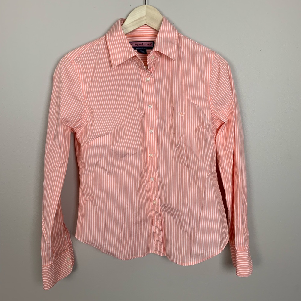 Men’s Vineyard Vines pink button down shirt